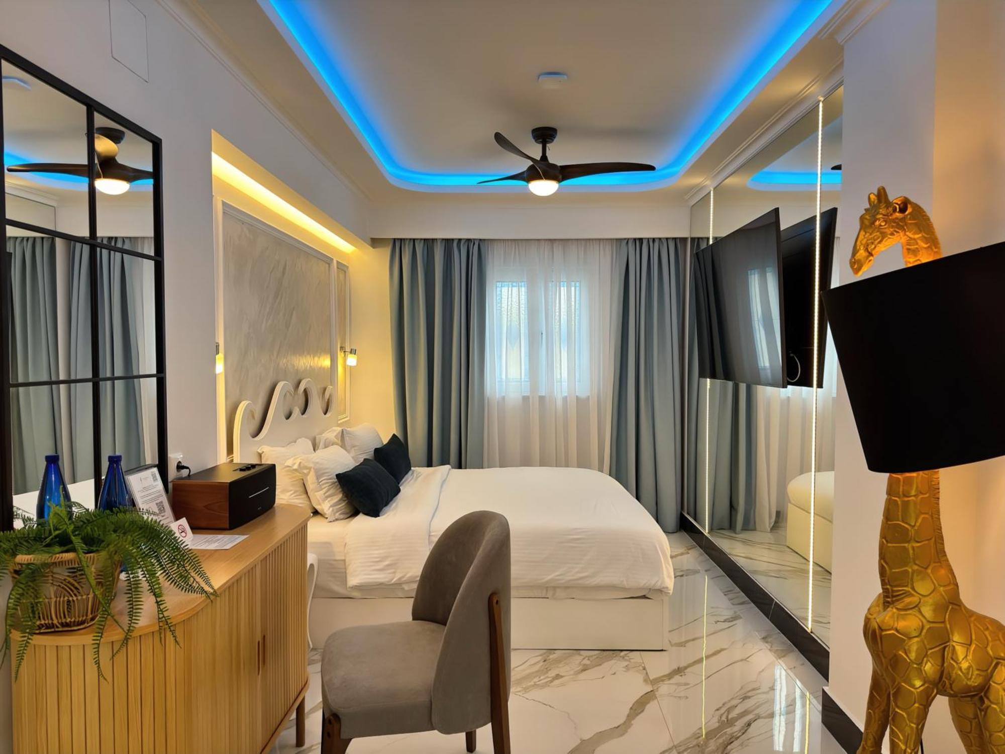 Panorama Suites & Spa - Adults Only Stómion Rum bild