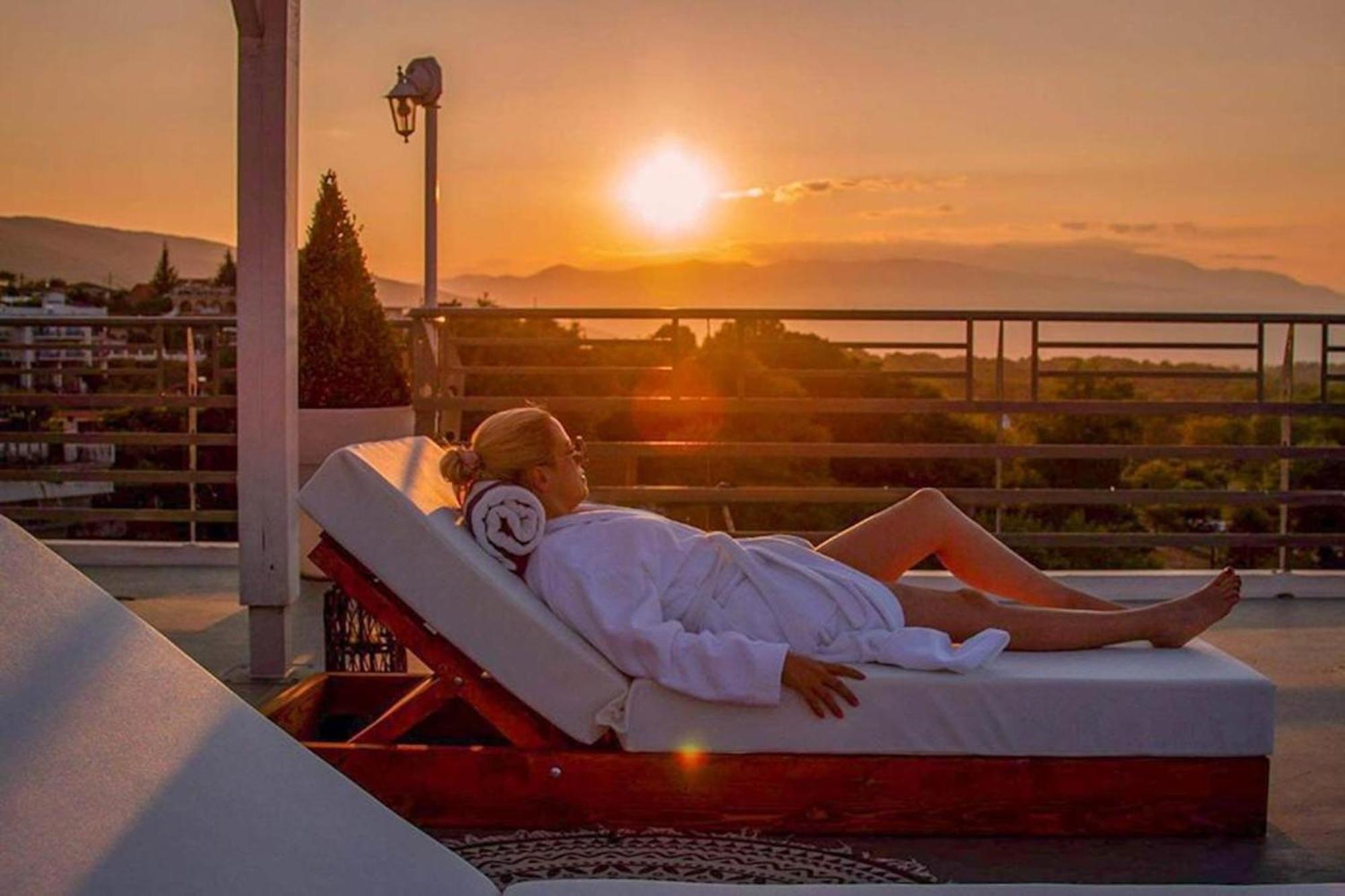 Panorama Suites & Spa - Adults Only Stómion Rum bild
